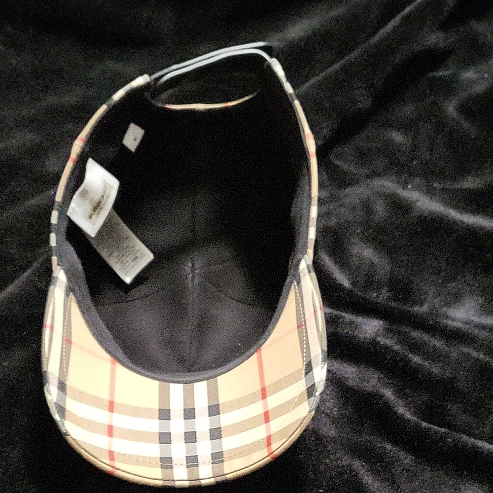 Burberry Beige Checkered Cap - Picture 4 of 6